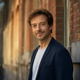 Portrait de Thomas Lemaire, gérant d'agence immobilière à Bruxelles